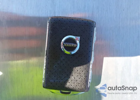 2017 Volvo Xc90 T5 R-Design from USA, damaged, VIN YV4102XMXH1122392